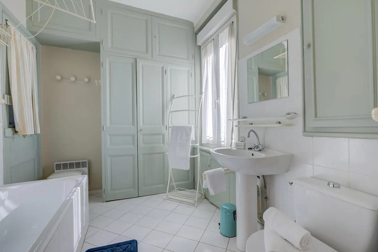 Le 44 Antibes - Sea & Mountain View - Happy Rentals France