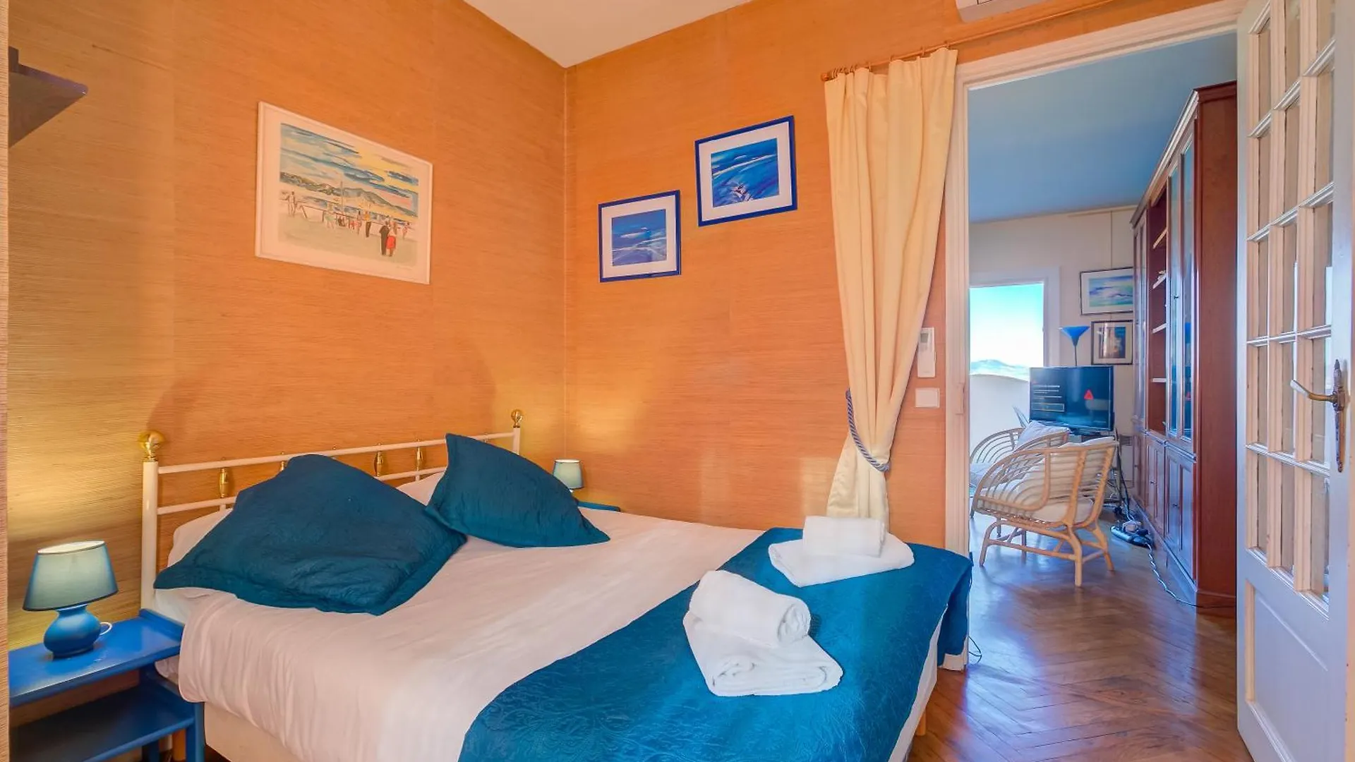 Apartment Le 44 Antibes - Sea & Mountain View - Happy Rentals